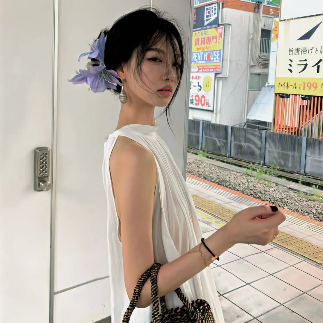 姑娘， 望着我